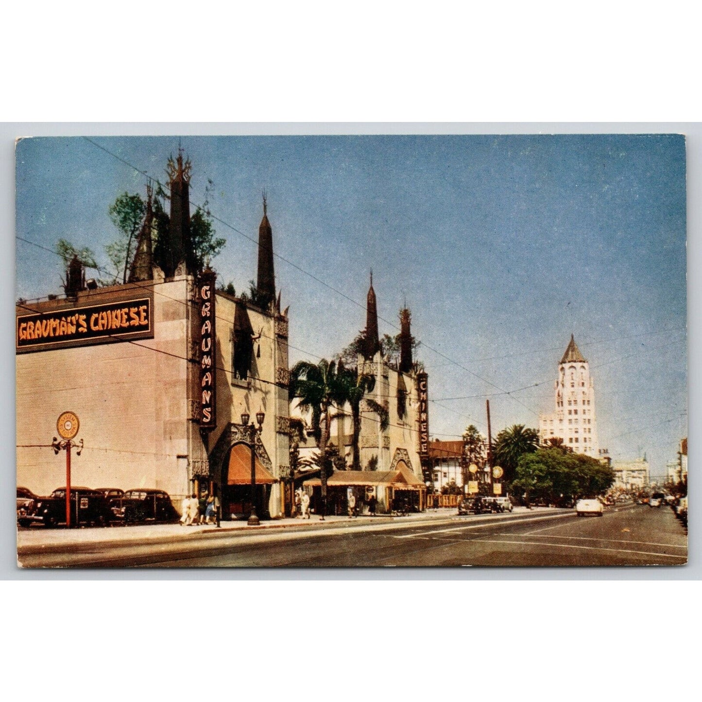 Postcard CA Hollywood Grauman's Chinese Theatre Street View UNP B6