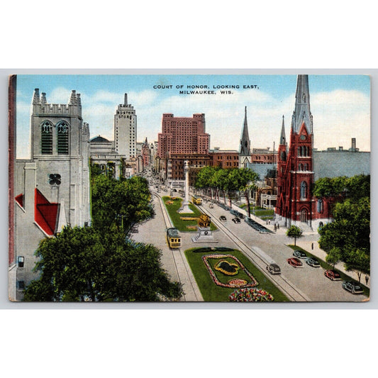 Postcard WI Milwaukee Court Of Honor Looking East Linen UNP A16