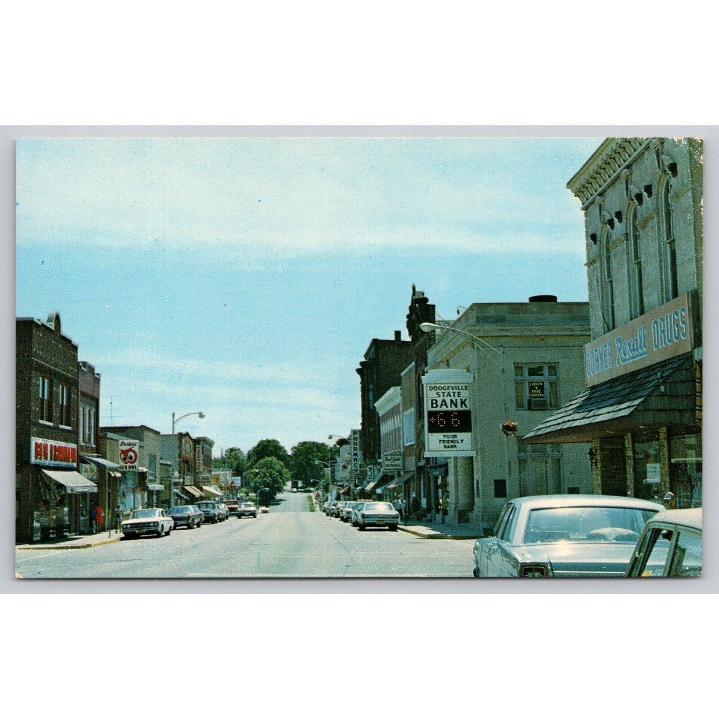 Postcard WI Dodgeville Classic Cars Dodgeville State Bank Business District