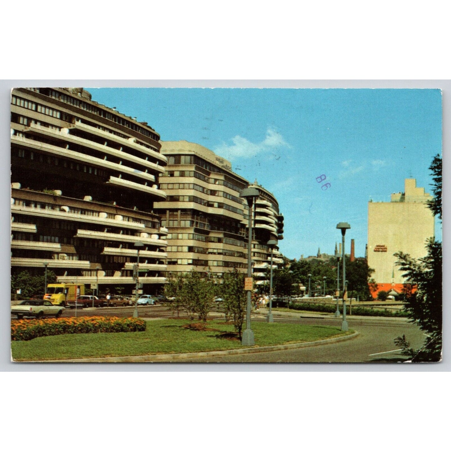 Postcard Washington D.C. Watergate Office Building Howard Johnson Motel B34