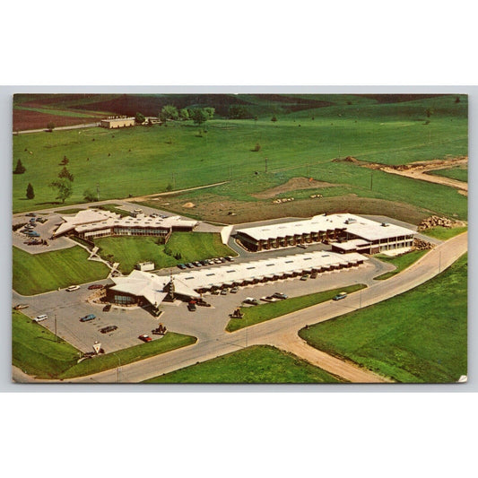 Postcard WI Mount Horeb Aerial View Karakahl Inn Gonstead Clinic UNP B3