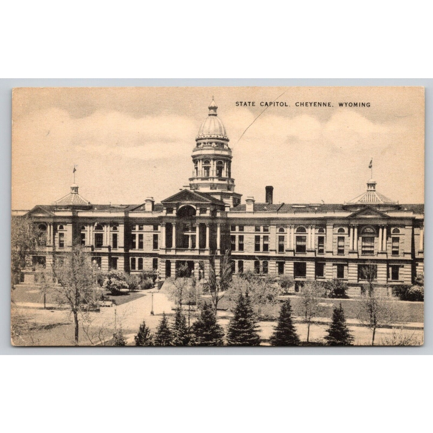 Postcard WY Cheyenne State Capitol